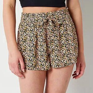 NEW Arizona Cute Shorts Floral Mid Rise Junior XS $36 Elastic Stretch‎ 100%Rayon